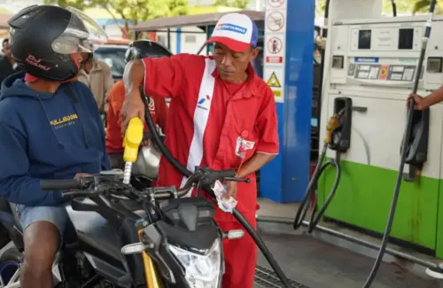 Semangat Pantang Padam: Operator SPBU Manggarai Tetap Layani Warga Pasca Gempa NTT