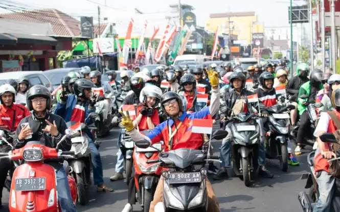 Ribuan Pengendara Motor Matic Semarakkan Aksi Ride Merah Putih Eneos NXP dan HiTEQ