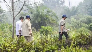 Prabowo Kunjungi Riau Tinjau Langsung Penanganan Karhutla Sumatra