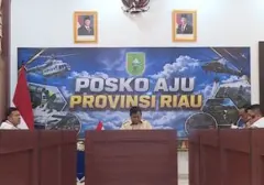 Prabowo Pimpin Rapat Darurat Karhutla Setibanya di Riau