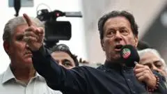 Mantan Kapten Kriket Pakistan Serukan Perawatan Medis Layak untuk Imran Khan