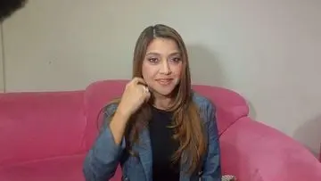 Sarah Azhari Kembali ke Indonesia, Fokus Reaktivasi Karier Akting