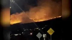 Kebakaran Hutan Dekat Reno, Puluhan Ribu Warga Diperintahkan Mengungsi