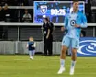 Balita Merangsek Lapangan, Laga MLS Minnesota United vs San Jose Earthquakes Terhenti