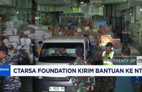 CT Arsa Foundation Salurkan Bantuan ke NTT via KRI Teluk Parigi
