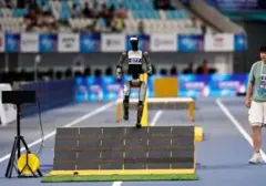 Robot Humanoid Adu Tangkas di Beijing 2026: Uji Teknologi dan Kemampuan Fisik
