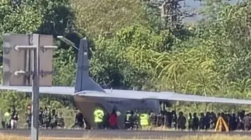 Pesawat Cassa TNI Tergelincir di Landasan Bandara Hasanuddin Makassar