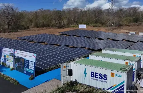 Prabowo Targetkan Proyek PLTS 100 GW, Nilai Investasi Rp1.140 Triliun