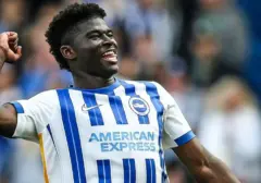 Manchester United Perkuat Lini Tengah dengan Kedatangan Carlos Baleba dari Brighton