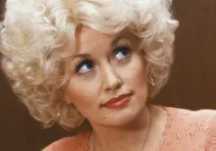 Lima Film Legendaris yang Mengabadikan Jejak Akting Dolly Parton