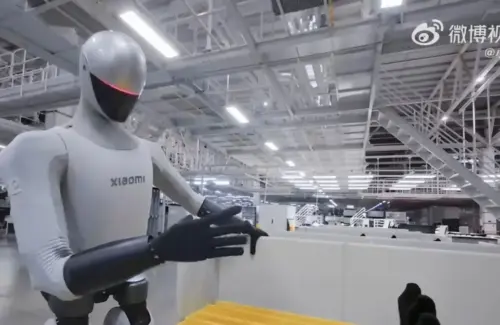 Robot Humanoid Dinilai Belum Seprofesional Manusia di Lini Perakitan Mobil
