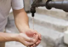 Seruan Hemat Air untuk Muslim Inggris: Wudu dan Program Publik Tuai Debat