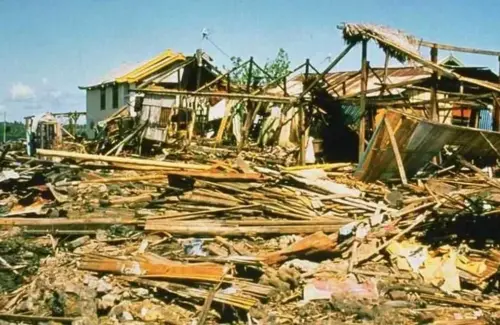 Tangis Frans Seda Saksikan Langsung Dampak Bencana NTT