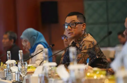 PLN Hadirkan Solusi Energi Hijau: Listrik PSEL Bekasi Langsung Terangi Warga