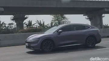 Mobil Listrik Misterius Diduga Kolaborasi Huawei-Chery Terpantau di Jakarta