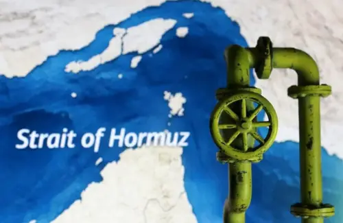Perdagangan Minyak Melonjak Turun USD2 Akibat Isu Selat Hormuz