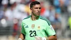 Chelsea Bidik Emiliano Martinez: The Blues Jajaki Kepindahan Kiper Aston Villa