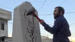 Anggota Parlemen Israel Hancurkan Monumen Palestina dengan Palu Besi, Tuai Kecaman
