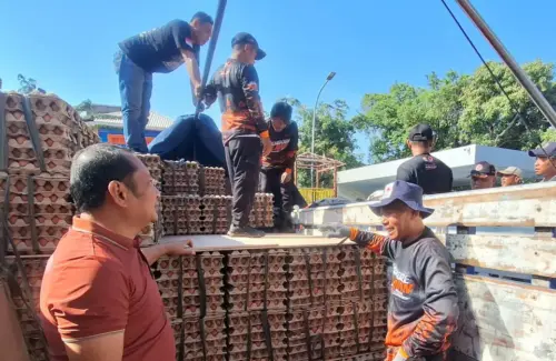 Solidaritas Blitar: 8,7 Ton Telur Meluncur ke Flores NTT untuk Korban Gempa