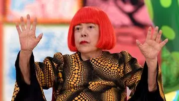 Perjalanan Artistik Yayoi Kusama: Dari Halusinasi ke Fenomena Polkadot Global