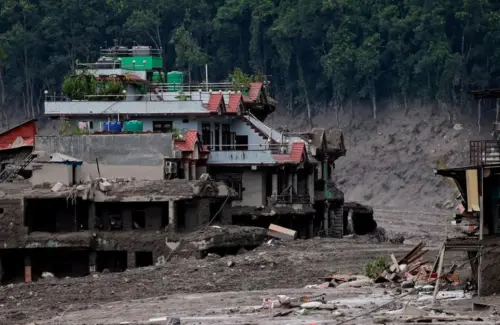 Kementerian Luar Negeri Pastikan WNI Aman dari Banjir Bandang Nepal-Tibet