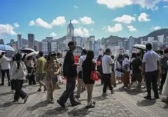 Hong Kong Larang Toko Perhiasan Terima Turis Akibat Pemaksaan Belanja