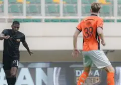 Dewa United Taklukkan Brisbane Roar 4-0 Lewat Gol Kilat Struick