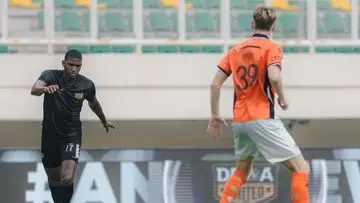 Dewa United Taklukkan Brisbane Roar 4-0 Lewat Gol Kilat Struick