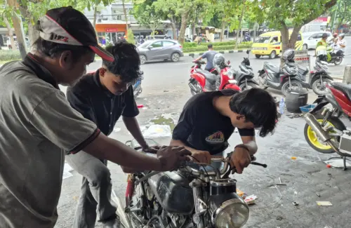 Mesin Motor Brebet Saat Digas? Kenali 6 Penyebab Umum dan Solusinya
