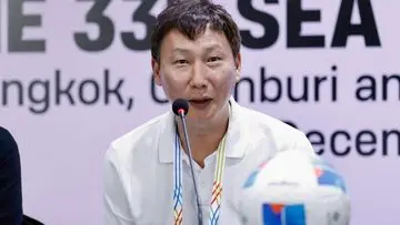 Resmi Menyandang Gelar 'Raja Sepak Bola Vietnam', Kim Sang Sik Ungkap Perasaannya