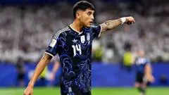 Gelandang Juara Dunia Argentina, Exequiel Palacios, Resmi Berseragam Ipswich Town