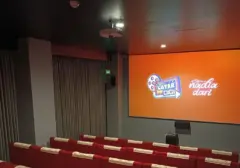 Jaksinema: Bioskop Mini di Rusun Pasar Rumput Sajikan Film 'Turun Tayang'