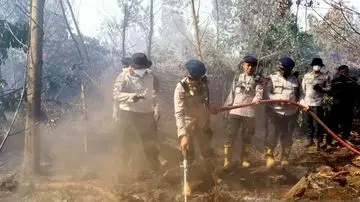 Inovasi Polda Kalsel: Cairan Tepung Jadi Senjata Baru Lawan Karhutla
