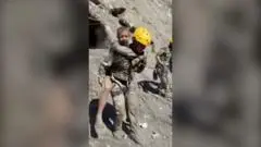 Militer Nepal Selamatkan Korban dari Terowongan PLTA