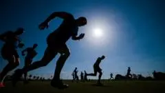 Di Balik Layar Pengadil Lapangan Liga Primer: Latihan Intensif Menuju Musim Baru