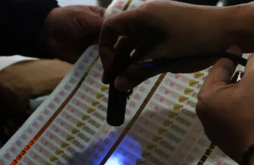 Kemenkeu Luncurkan Teknologi Pendeteksi Pita Cukai Palsu untuk Berantas Rokok Ilegal