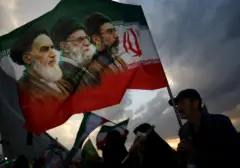 Pejabat Iran Sebut Sanksi AS sebagai "Terorisme Negara", Khamenei Imbau Persatuan