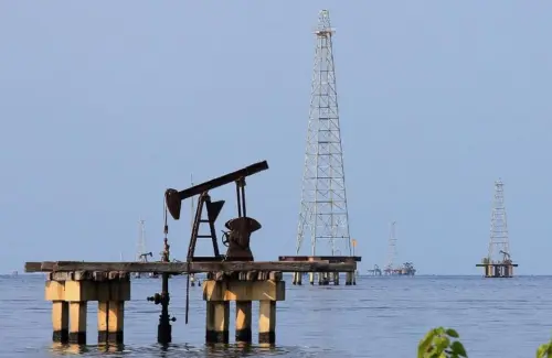 Sentimen Pasar dan Geopolitik Menekan Harga Minyak di Bawah US$90/Barel