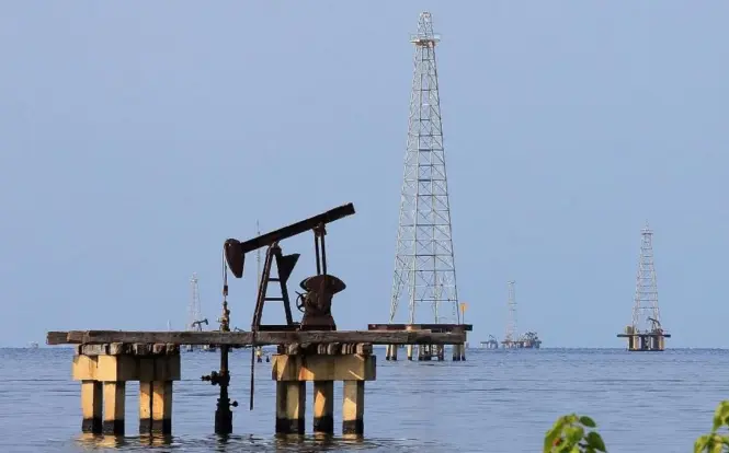 Sentimen Pasar dan Geopolitik Menekan Harga Minyak di Bawah US$90/Barel