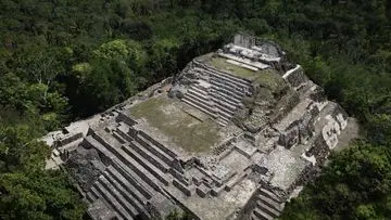 Jejak Megah Peradaban Maya: Piramida 40 Meter Terkuak di Hutan Campeche