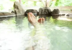 Sensasi Terbakar Buat Remaja India Berendam Berhari-hari di Kolam