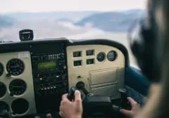 Mengungkap Makna 'Cross Check' dalam Komunikasi Pilot