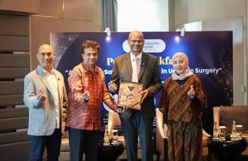 Dokter Urologi Indonesia Tingkatkan Keahlian Bedah Robotik Melalui Kolaborasi Internasional