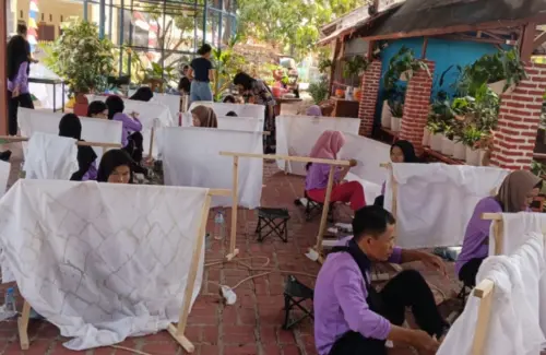 Jamkrindo Fasilitasi Rantai Nilai Batik untuk Pemberdayaan Disabilitas di Karawang