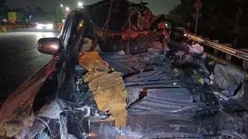 Pajero Sport Hantam Truk Semen di Tol Jagorawi, Sopir Kritis
