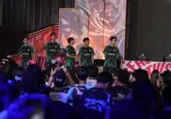 RRQ Hoshi Hadapi Geek Fam di Lanjutan MPL ID S18 Hari Ini