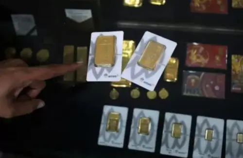 Emas Antam Diprediksi Bergejolak Pekan Ini, Cek Rentang Harganya