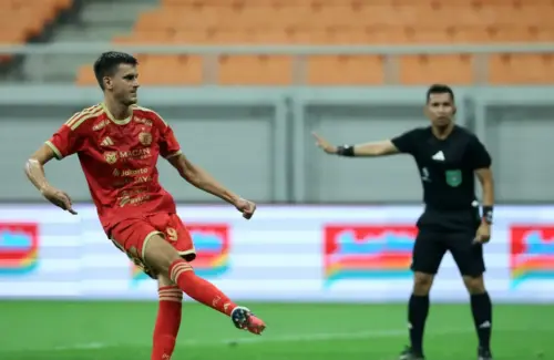 Cyrus Margono Jadi Kunci Kepindahan Alexander Jeremejeff ke Persija Jakarta