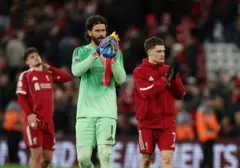 Aksi Protes Alisson Becker: Tendang Papan Pergantian Pemain Usai Liverpool Ditahan Imbang Nottingham Forest