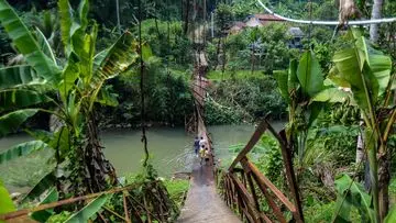 Jembatan Merah Putih Pangandaran Ambruk Sehari Pasca-Peresmian